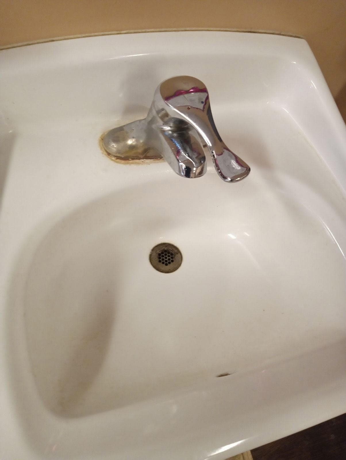 Sink & Fixture Detailing — before cleaning